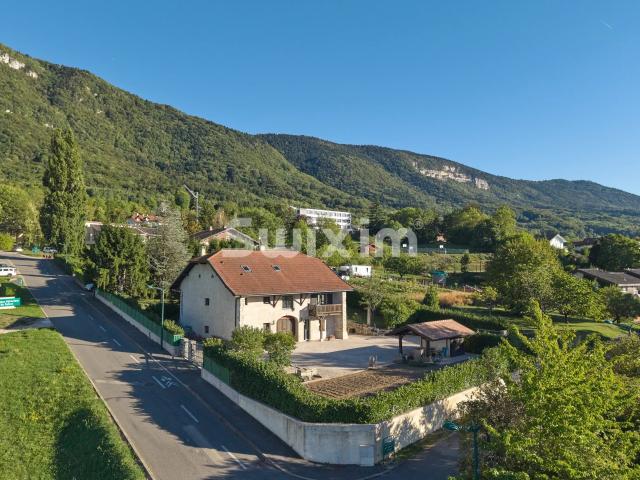 Maison 9 pièces 214 m²