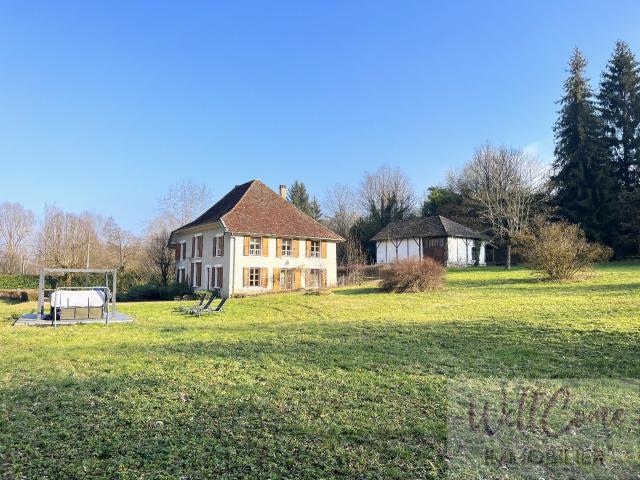Maison 9 pièces 214 m²