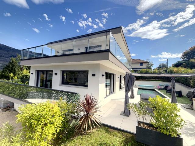 Maison 9 pièces 215 m²