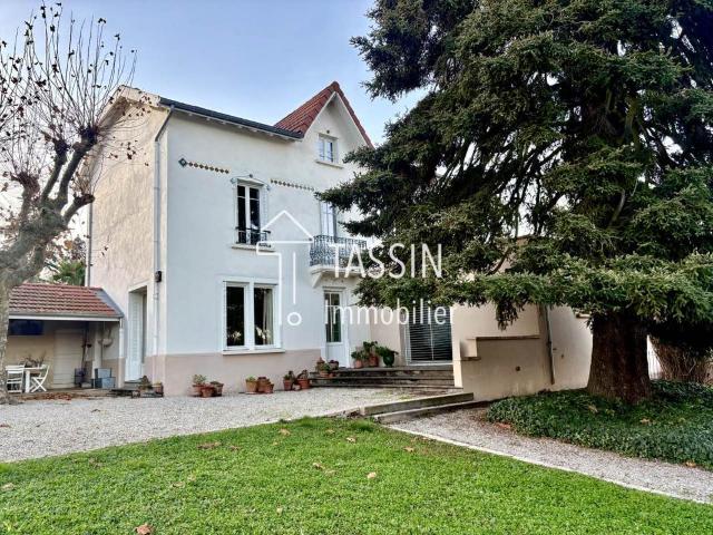 Maison 9 pièces 215 m²