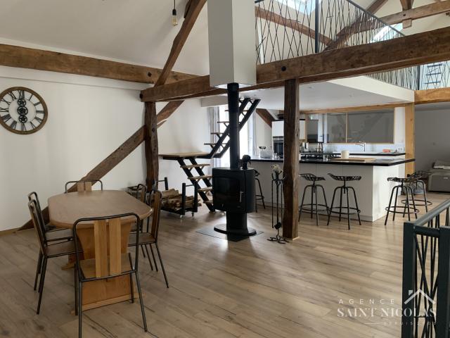 Maison 9 pièces 215 m²