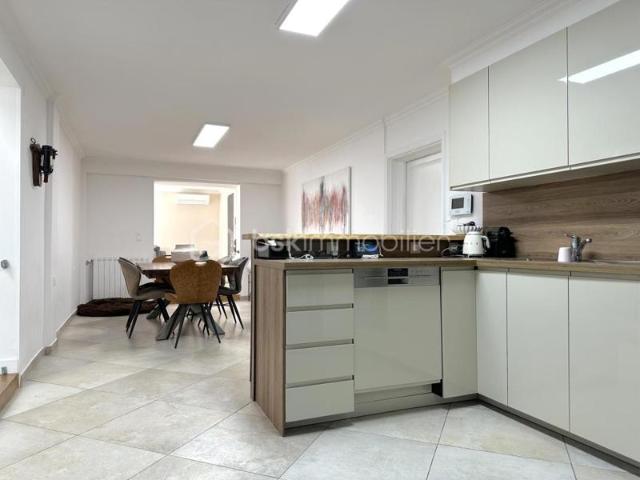 Maison 9 pièces 215m2 + Dépendance