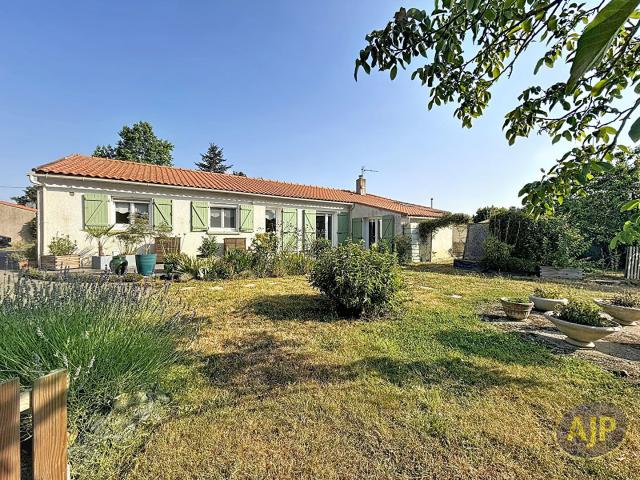 Maison 9 pièces 216 m²