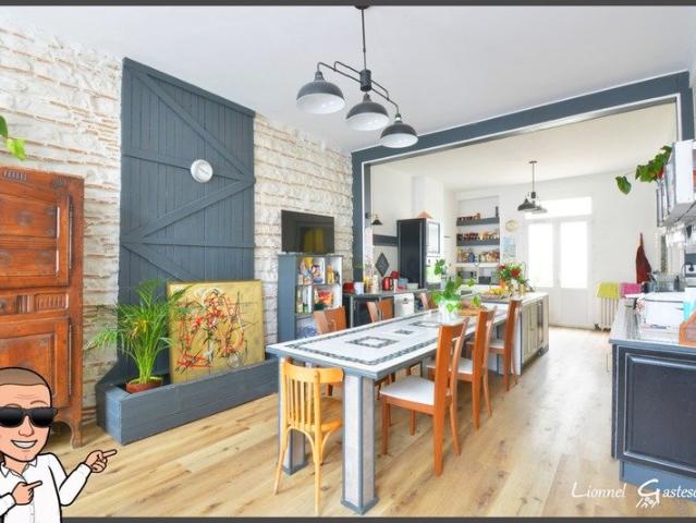 Maison 9 pièces 216 m²