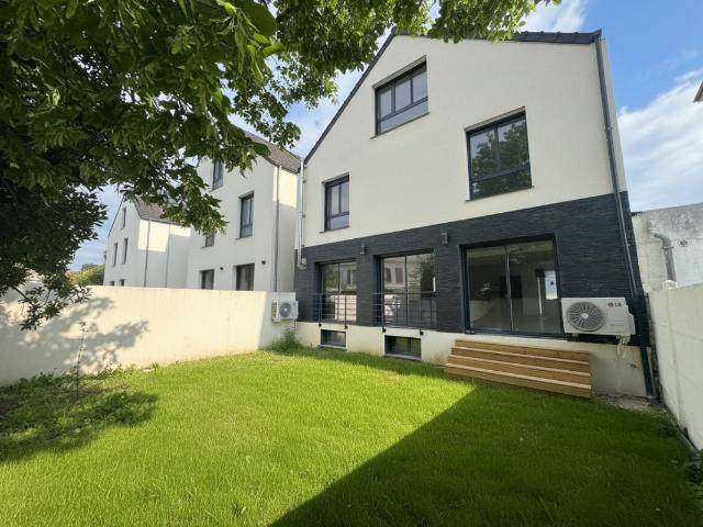 Maison 9 pièces 216 m²