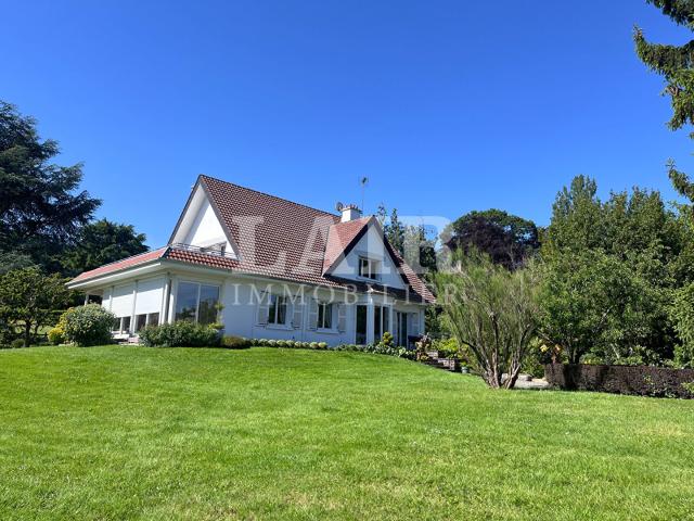 Maison 9 pièces 217 m²