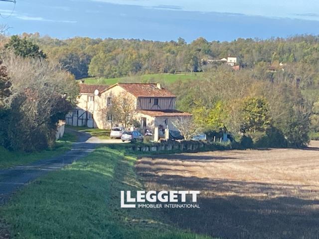 Maison 9 pièces 218 m²
