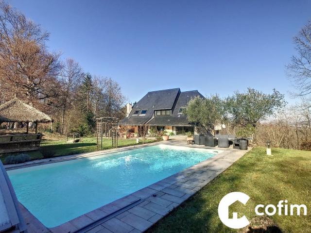Maison 9 pièces 218 m²