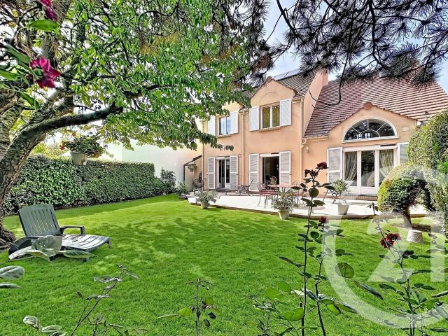 Maison 9 pièces 218 m²