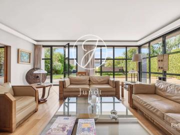 Maison 9 pièces 218 m²