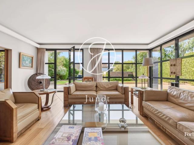 Maison 9 pièces 218 m²
