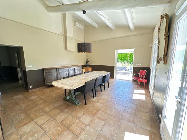 Maison 9 pièces, 218 m² à louer à Salon de Provence 13300