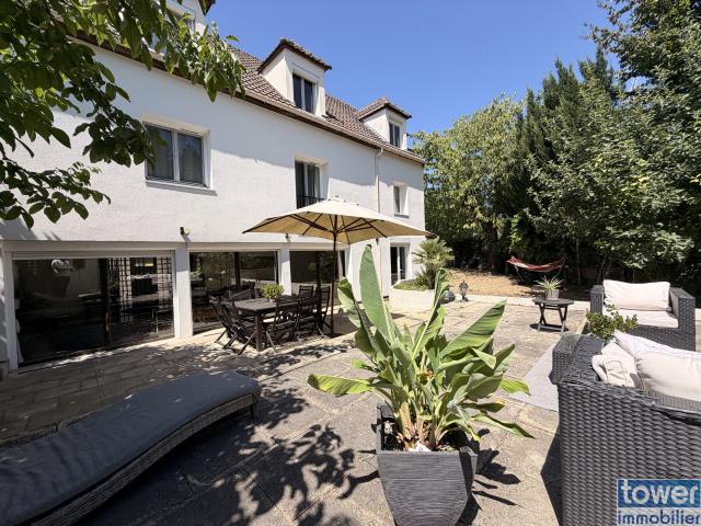 Maison 9 pièces 219 m²