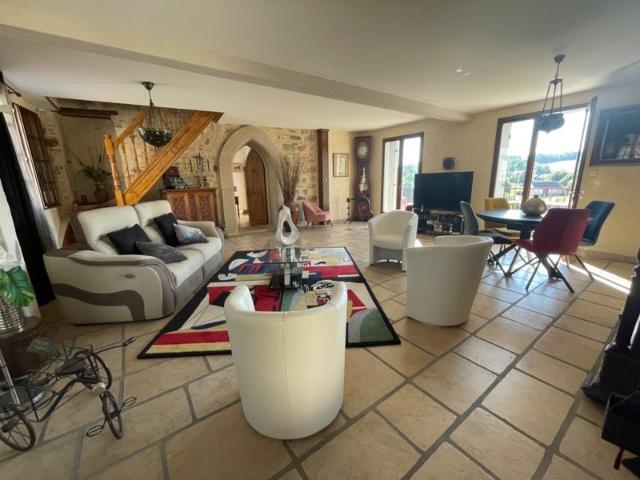 Maison 9 pièces 219 m²