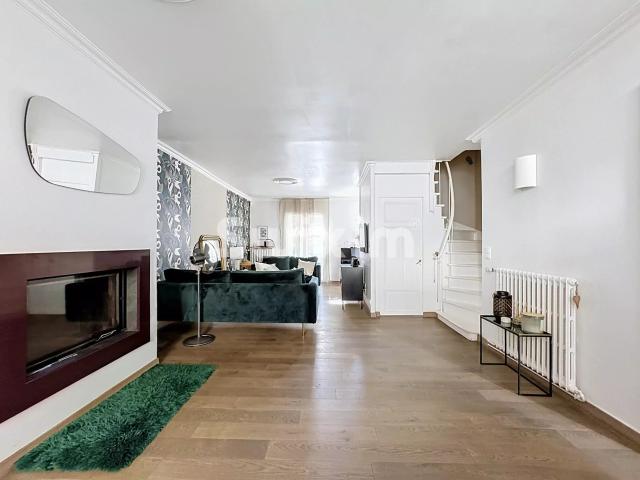 Maison 9 pièces 219 m²