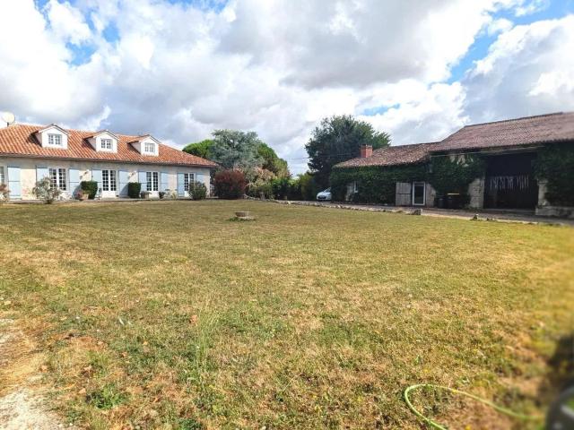 Maison 9 pièces 219 m²