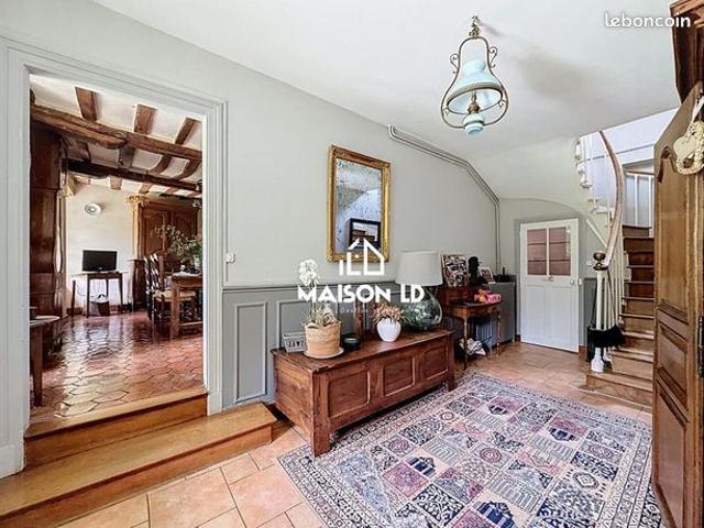 Maison 9 pièces 219 m²