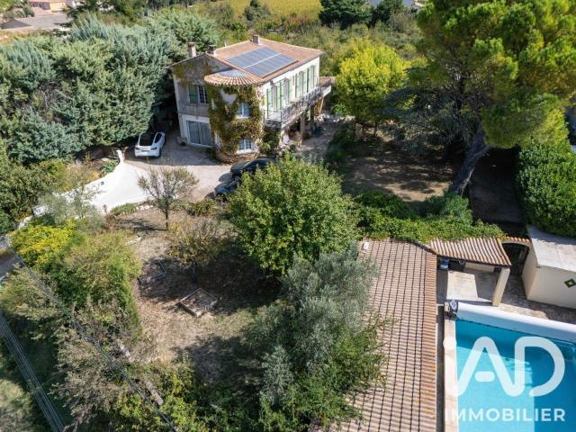 Maison 9 pièces 210 m²