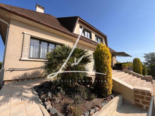 Maison 9 pièces 210 m²