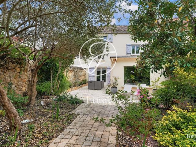 Maison 9 pièces 210 m²