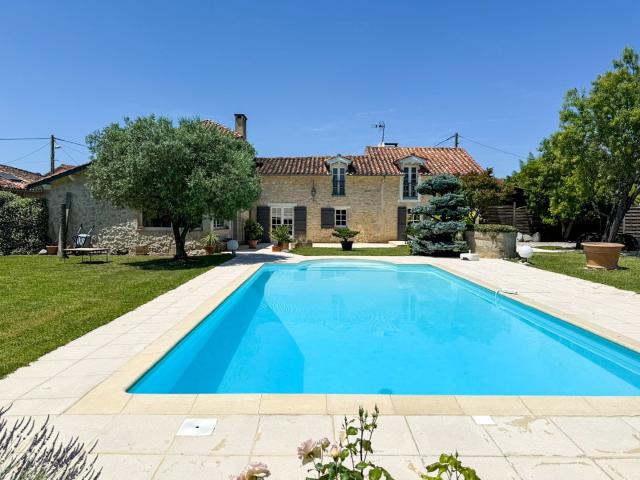 Maison 9 pièces 210 m²