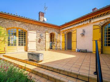 Maison 9 pièces 210 m²