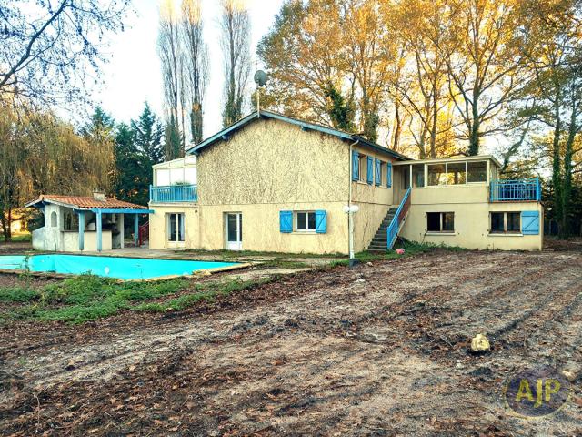 Maison 9 pièces 212 m²