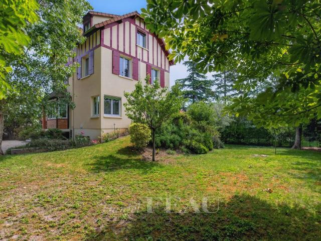 Maison 9 pièces 213 m²