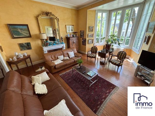 Maison 9 pièces 224 m²
