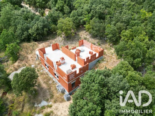 Maison 9 pièces 225 m²
