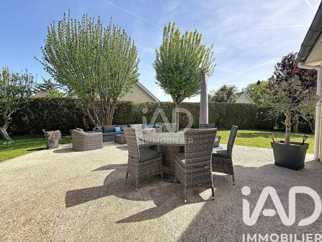 Maison 9 pièces 225 m²