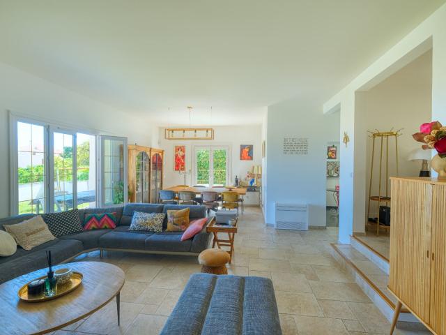 Maison 9 pièces 225 m²