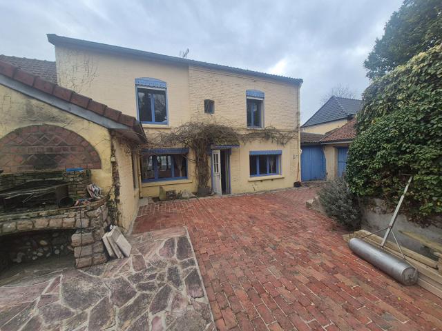 Maison 9 pièces 225 m²