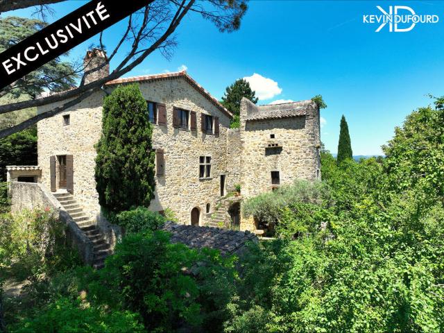 Maison 9 pièces 225 m²