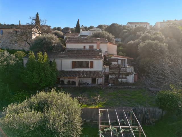 Maison 9 pièces 225 m²