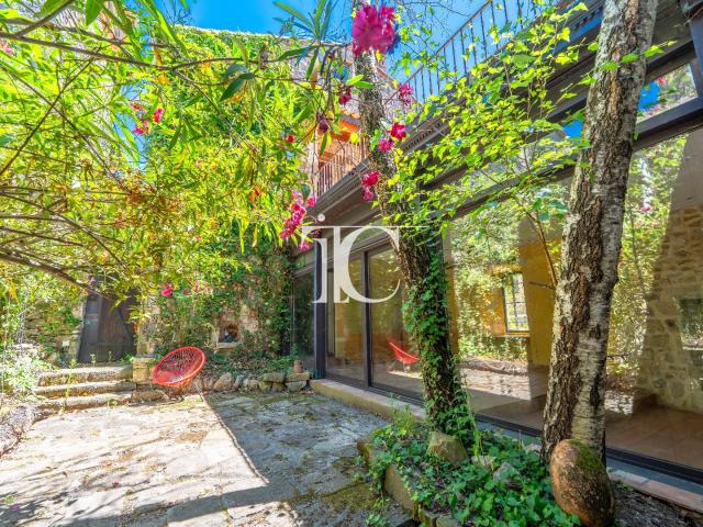Maison 9 pièces 225 m²
