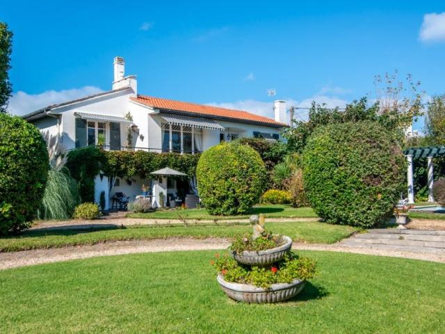 Maison 9 pièces 225 m²