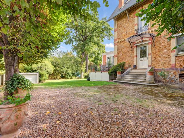 Maison 9 pièces 226 m²
