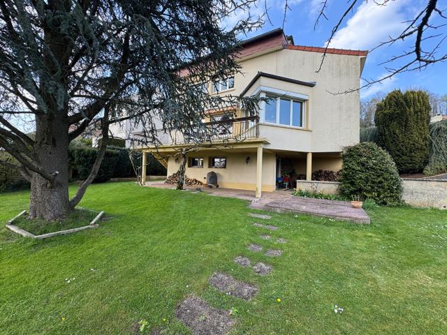 Maison 9 pièces 226 m²