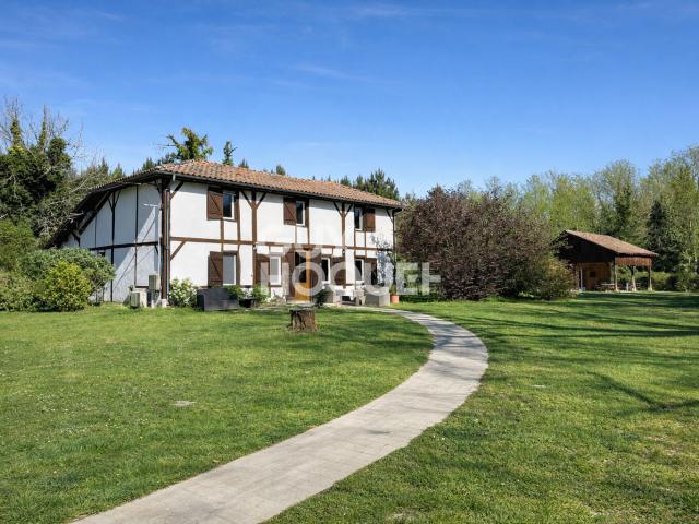 Maison 9 pièces 228 m²