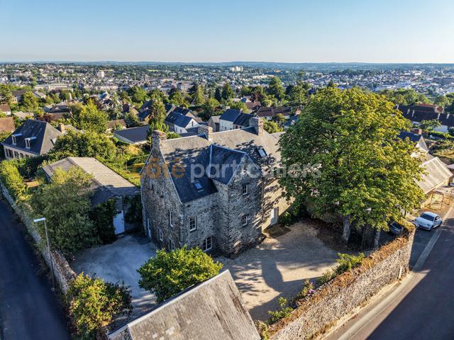 Maison 9 pièces 228 m²
