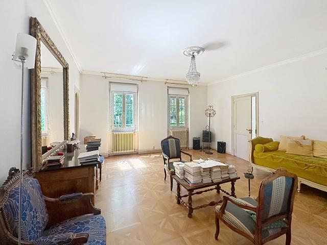 Maison 9 pièces 228 m²