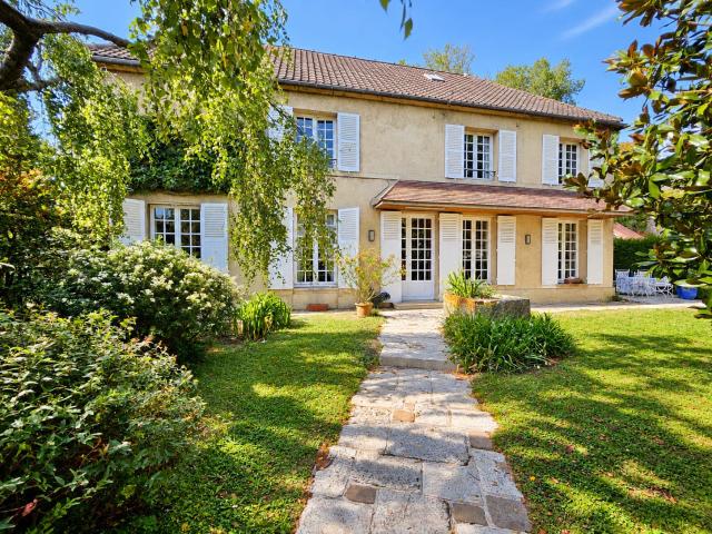 Maison 9 pièces 228 m²