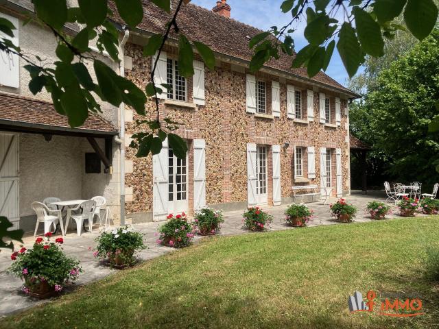 Maison 9 pièces 232 m²