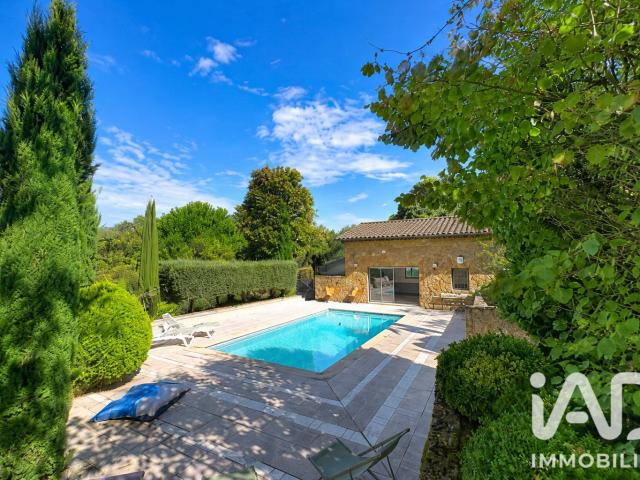 Maison 9 pièces 220 m²