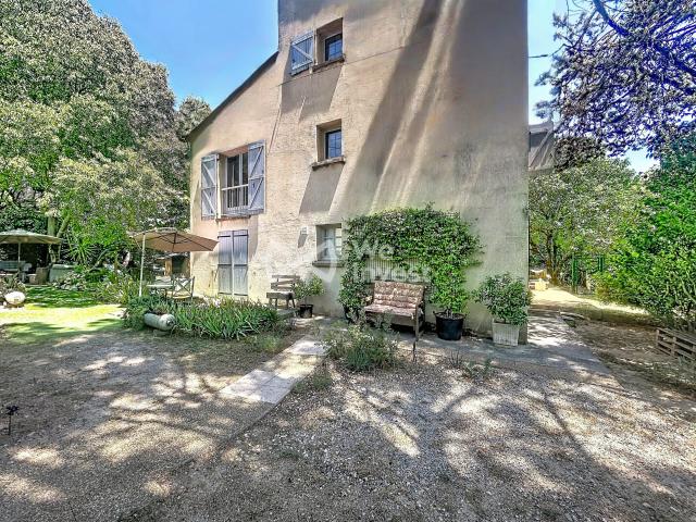 Maison 9 pièces 220 m²