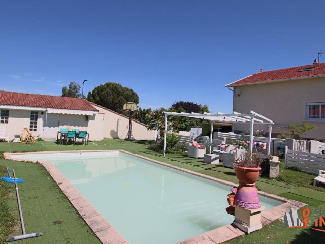 Maison 9 pièces 220 m²