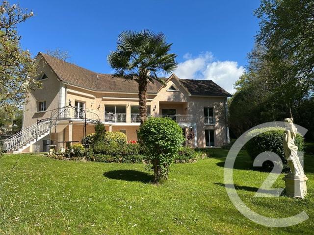Maison 9 pièces 246 m²