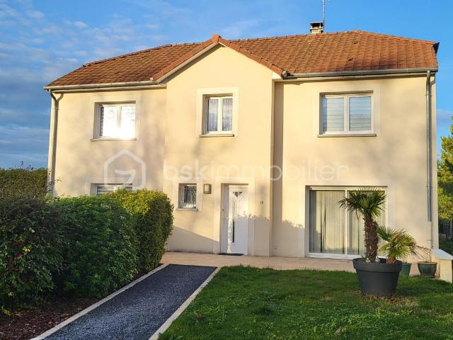 Maison 9 pièces 220 m²