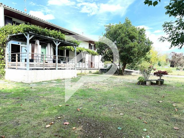 Maison 9 pièces 220 m²